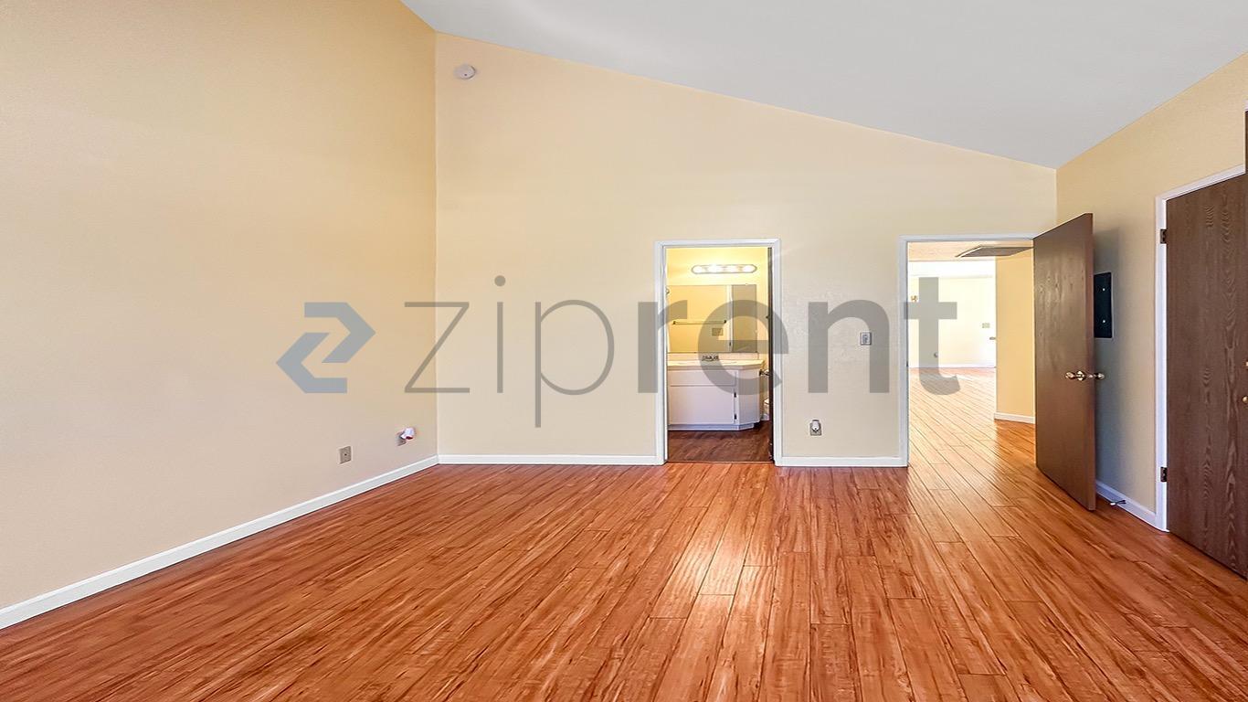 Building Photo - Unit 104