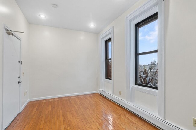 Building Photo - 800 Ocean Ave