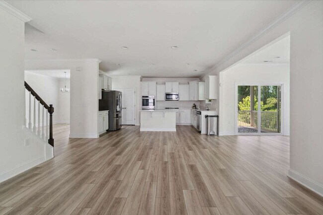 Building Photo - 130 Silent Brk Trl