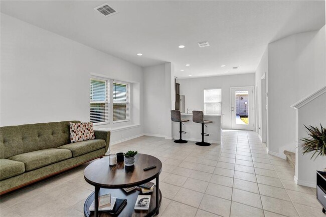 Building Photo - 380 Witchhazel Way