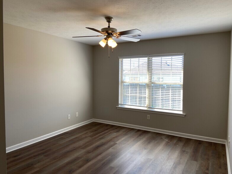 Master bedroom - 122 Peach St