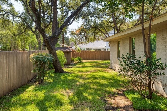 Building Photo - 4107 Tablerock Dr