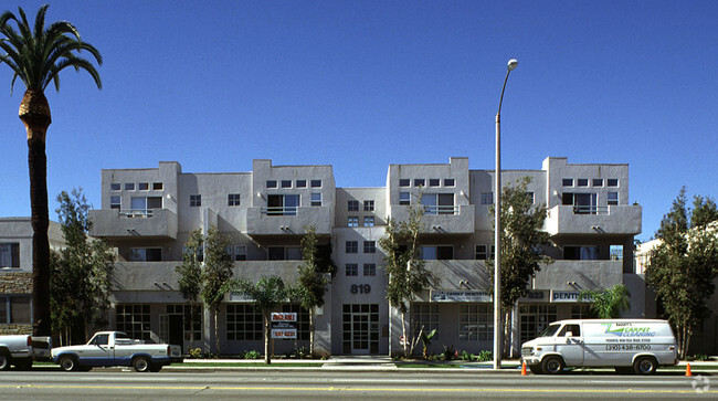 Building Photo - Chateau Marmont