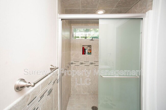 Building Photo - 901 Kresson Rd