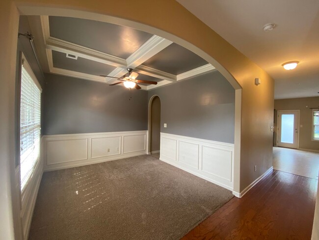 Building Photo - 118 Broomsedge Ln