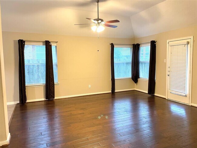 Building Photo - 6014 Conroy Pointe Ln