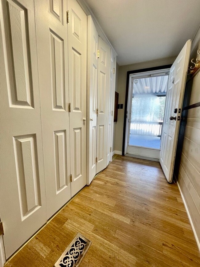 Building Photo - 14341 Wells Ln