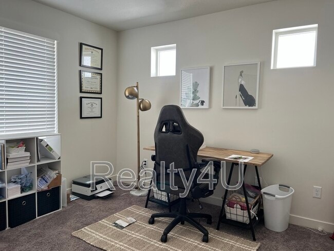 Building Photo - 138 E Crown Point Dr