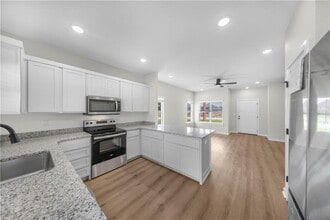 Building Photo - 601 Cosmos St