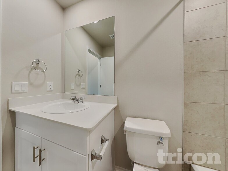 Building Photo - 5217 Sidesaddle Dr