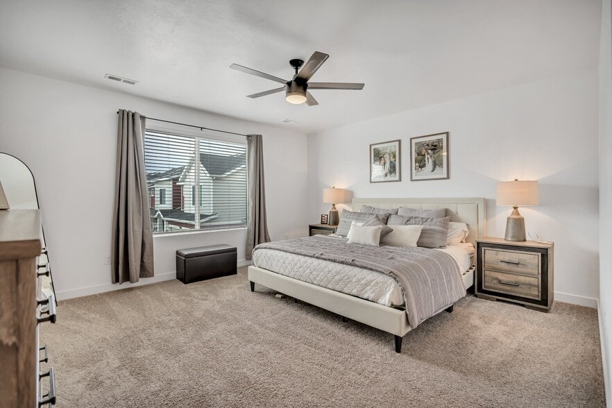 Building Photo - 5176 W Duet Dr