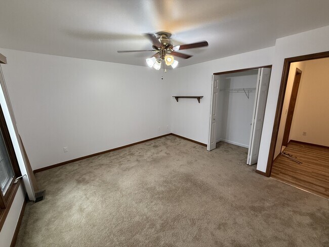 Building Photo - 2915 Chippewa Dr