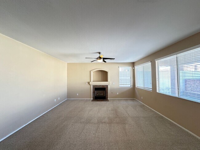 Building Photo - Discovery Hills