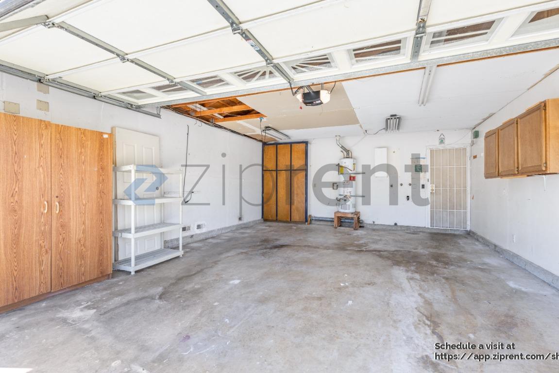 Building Photo - 5009 Tyler St