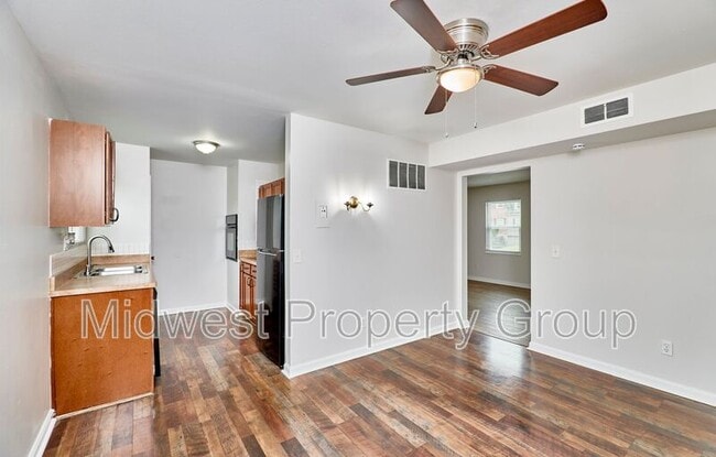 Building Photo - 6681 Chesapeake Dr