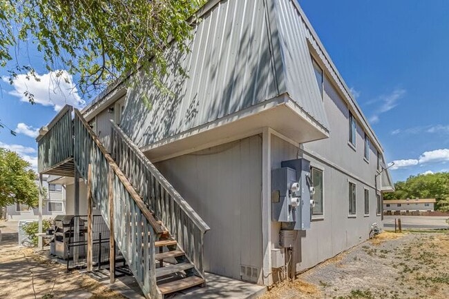 Building Photo - Charming 2-Bedroom Apartment in Prime Clifton Location