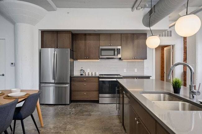 Building Photo - 3829 Main St