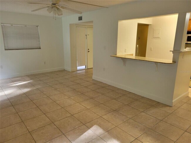 Building Photo - 130 Jasmine Woods Ct