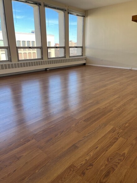 living room/dining room - 1450 E 55th Pl