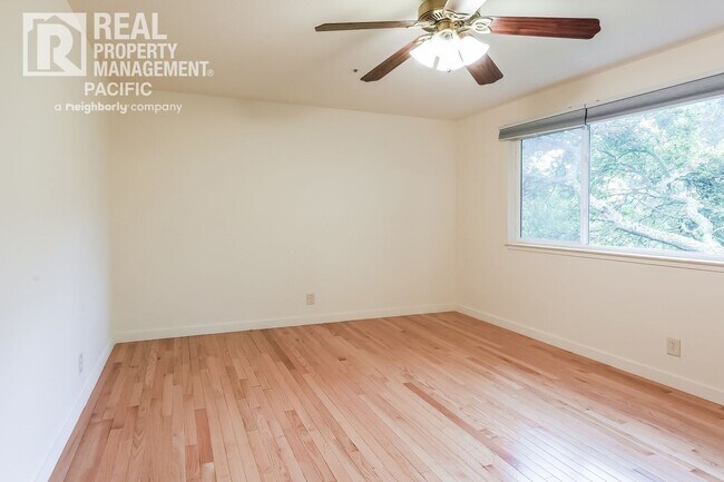 Building Photo - Peaceful 4-Bedroom Retreat in the Oakland ...