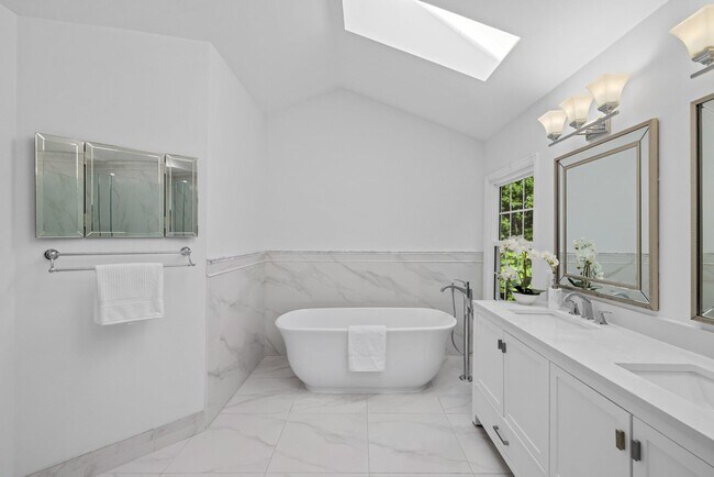Building Photo - 6609 Heidi Ct
