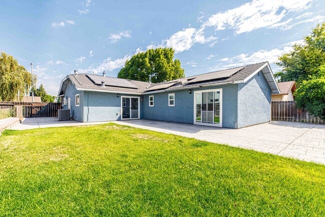 Building Photo - 644 Swallow Dr