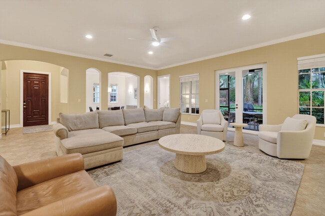 Building Photo - 353 Chambord Terrace