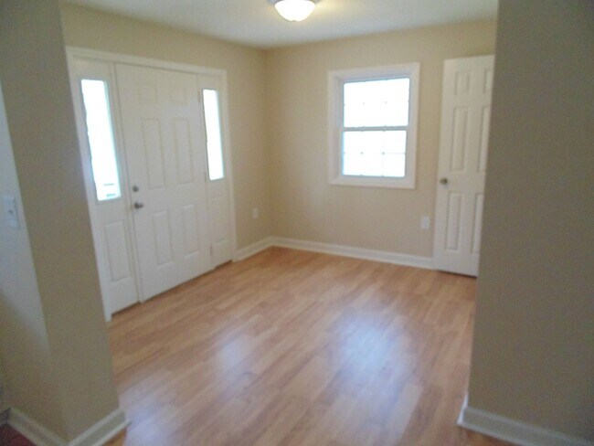 Building Photo - Charming 3BR House in Winston Salem