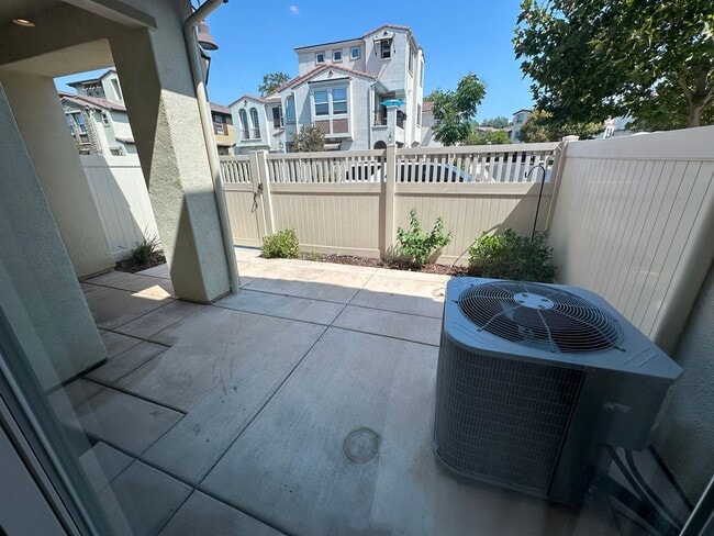 Building Photo - Upgraded 3 Bedroom Condo in South Temecula