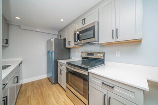 Building Photo - 131 Sherman St