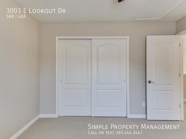 Building Photo - 3003 E Lookout Dr