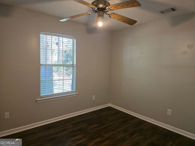 Building Photo - 622 Plantation Dr