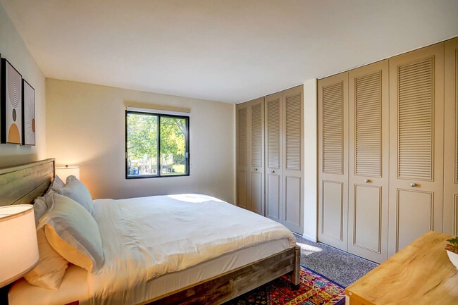 Building Photo - 3367 S 100th St