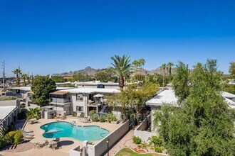 Building Photo - 4114 E Calle Redonda