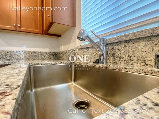 Building Photo - COMING SOON! 4 bedroom, 3 bath, pet-friend...