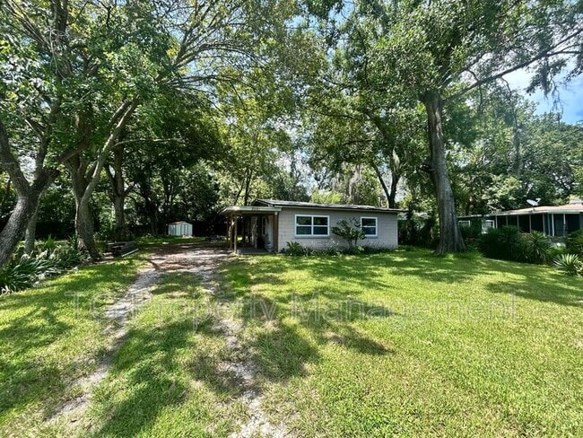 Building Photo - 3561 Centerhill Dr N
