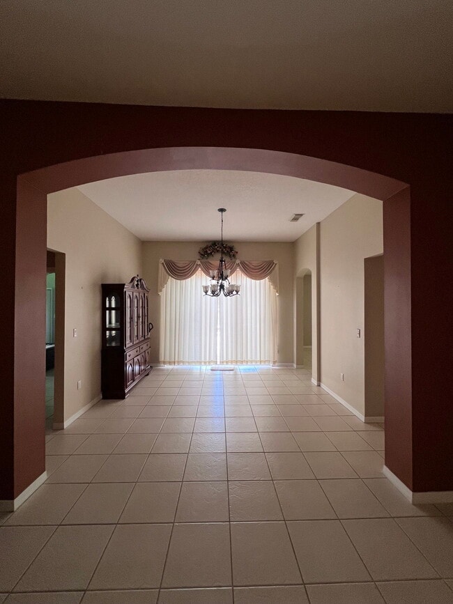Building Photo - 10155 SW 159th Ct
