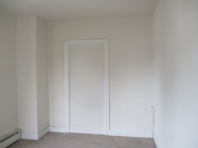 Building Photo - Completely remodeled, spacious Twin Attached home with private backyard - $2,100