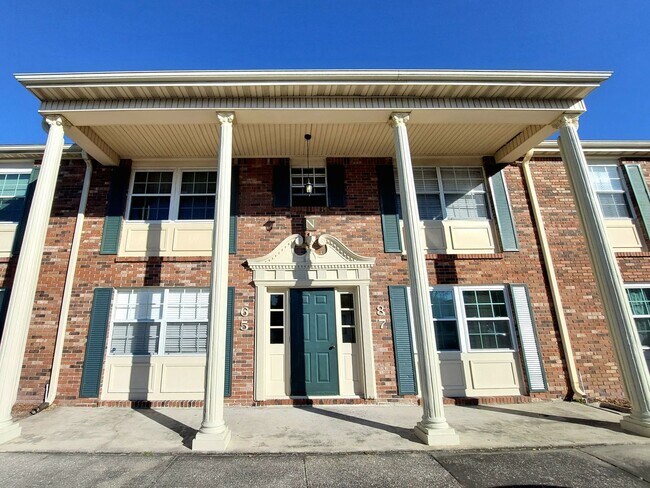 Building Photo - 1920 E Edgewood Dr