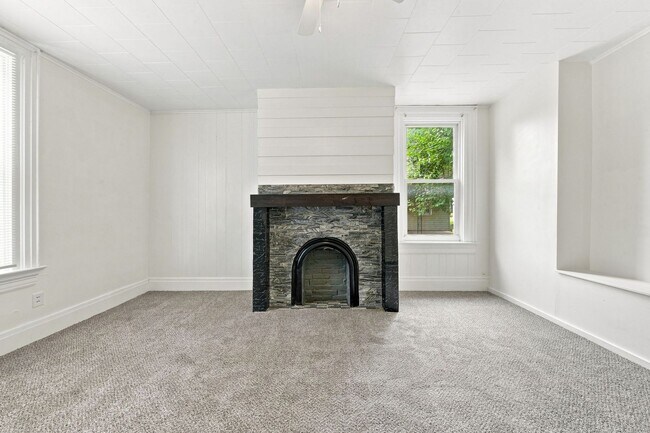 Building Photo - 319 Agnew Rd