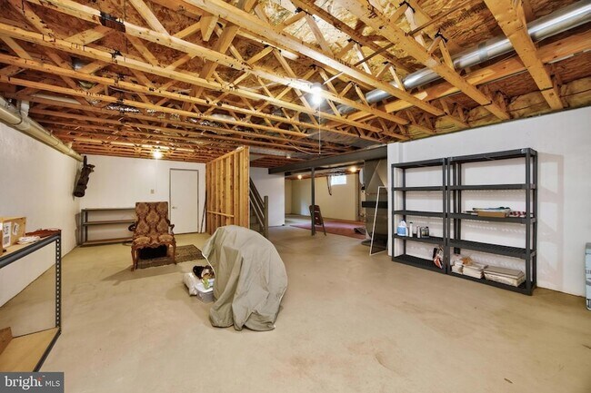 Building Photo - 563 Gramercy Ln