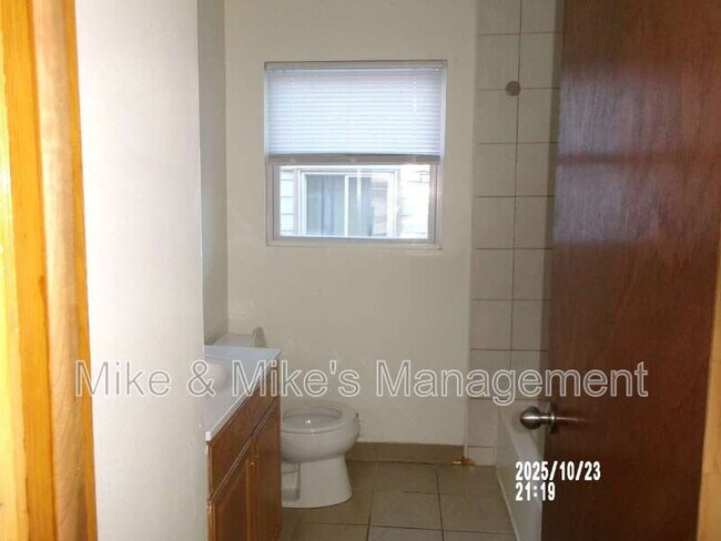 Building Photo - 4926 N 54th St