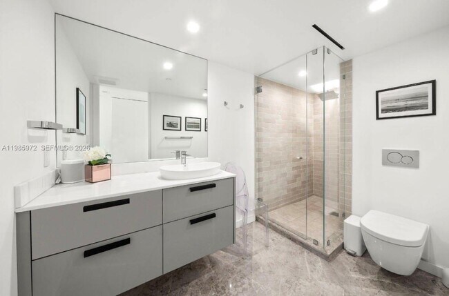 Building Photo - 1500 Ocean Dr