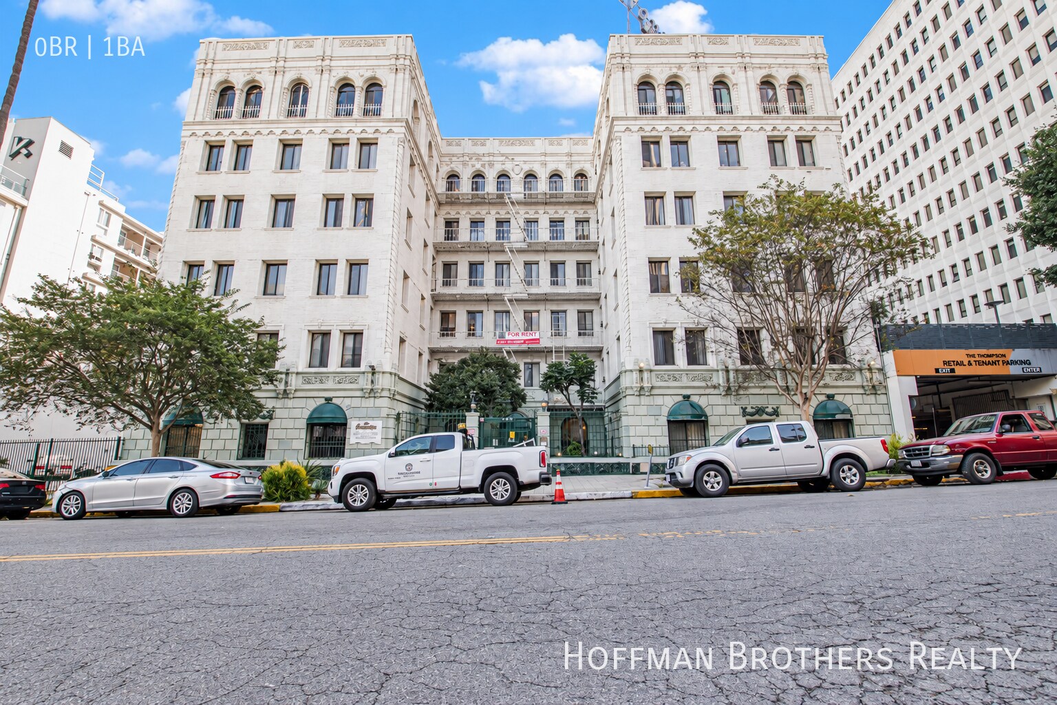Building Photo - 630 S Kenmore Ave