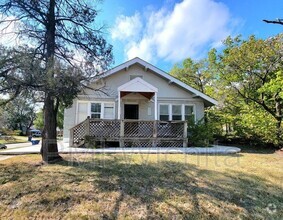 Building Photo - "Spacious 3-Bedroom Duplex at 1601 1/2 N H...