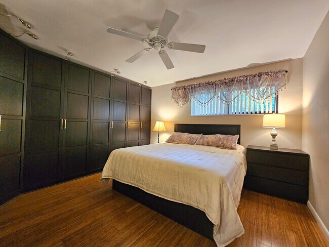 Building Photo - 3208 SE 11th St