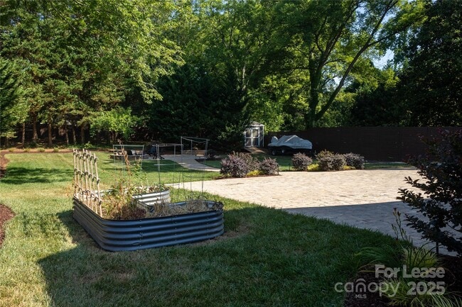 Building Photo - 311 S Academy St