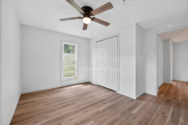 Building Photo - 73 Beechwood Ave