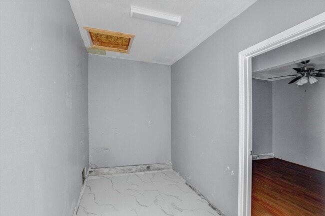 Building Photo - 14618 Flair Dr
