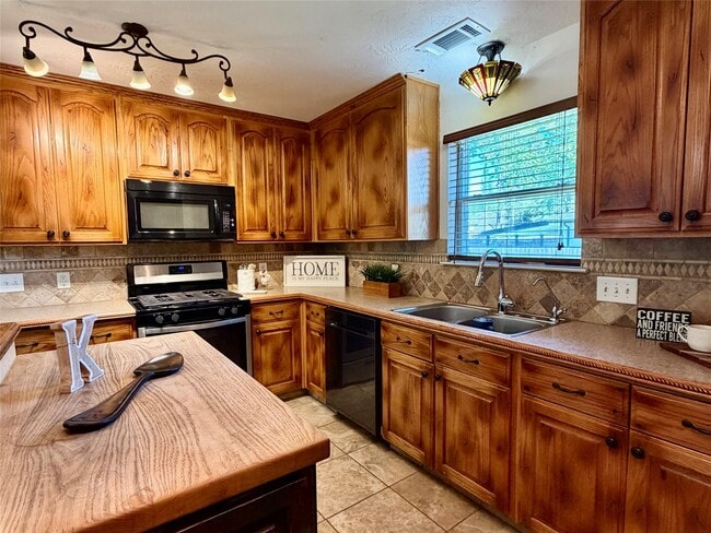 Building Photo - 6622 Grant Dr